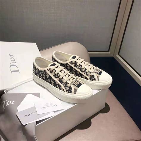 christian dior sneaker price.